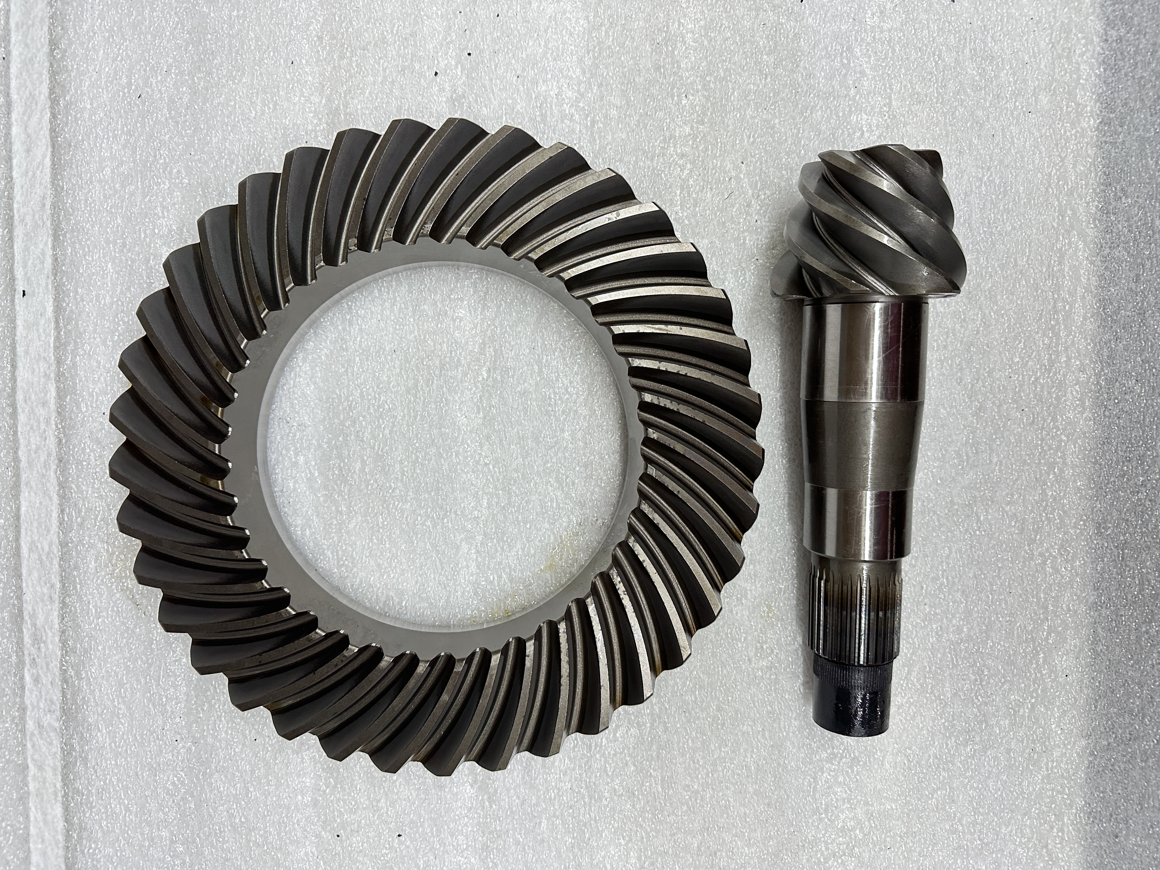Dana 80 axle with 6.17 gear ratio
