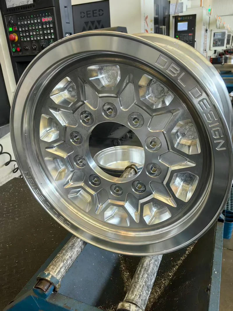 1-Piece sprocket style forged aluminum wheel